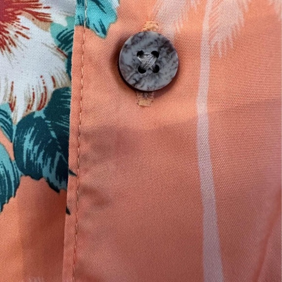 Brand New with tags
Surf & Swim Co Beachwear
Hawaiian / Beach Shirt - Picture 3 of 8